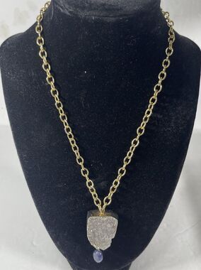 Natural Druzy Quartz & Blue Sapphire Pendant Necklace Gold Tone Chunky Chain 18"